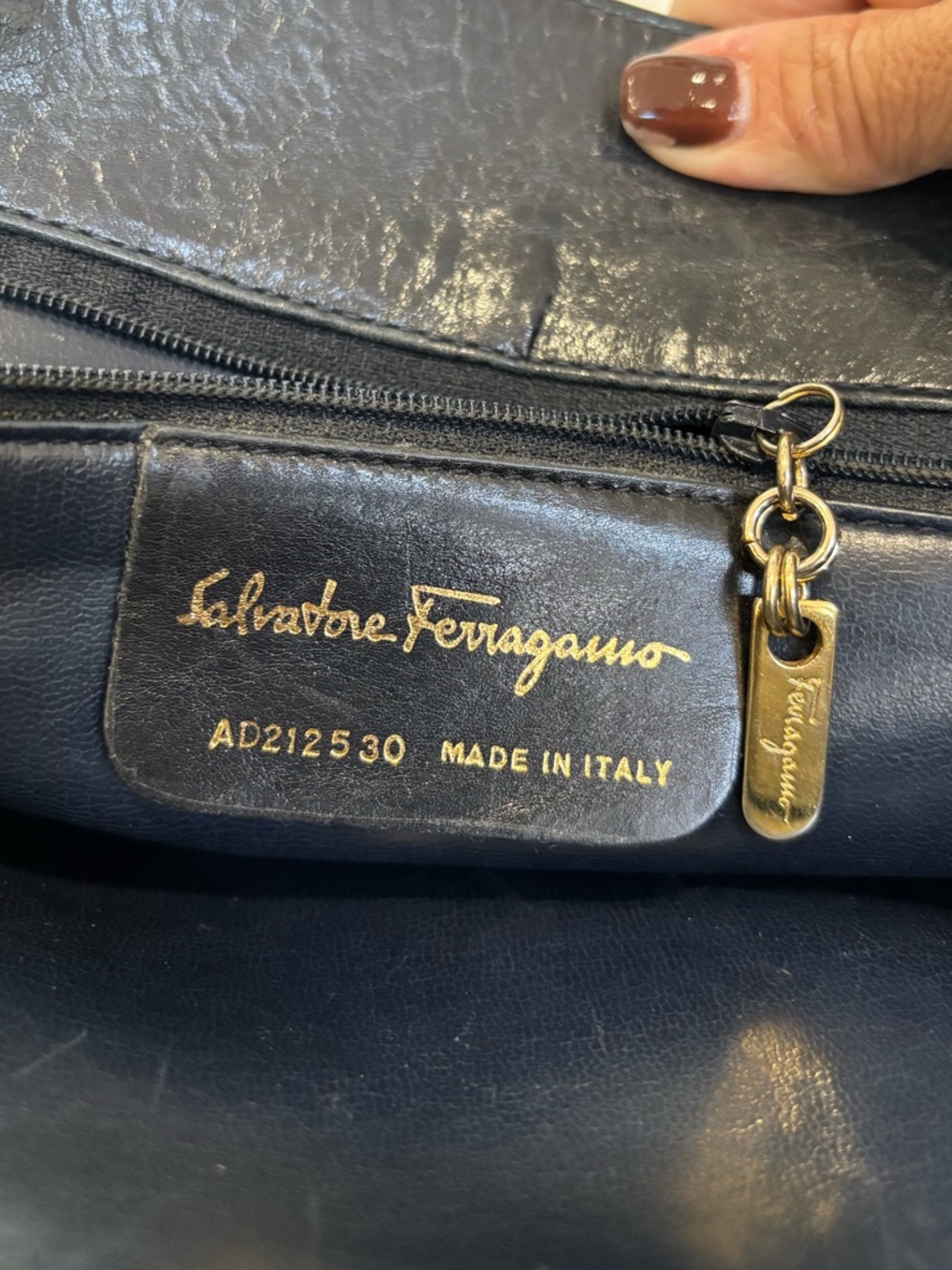 Salvatore Ferragamo Navy Leather Vara Bow Tote Bag Gancini Gold Hardware Italy - Picture 5 of 8
